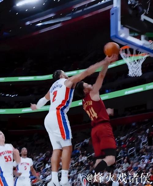 准！坎宁安再投中三分，目前14中7、三分7中5砍下21分8助攻