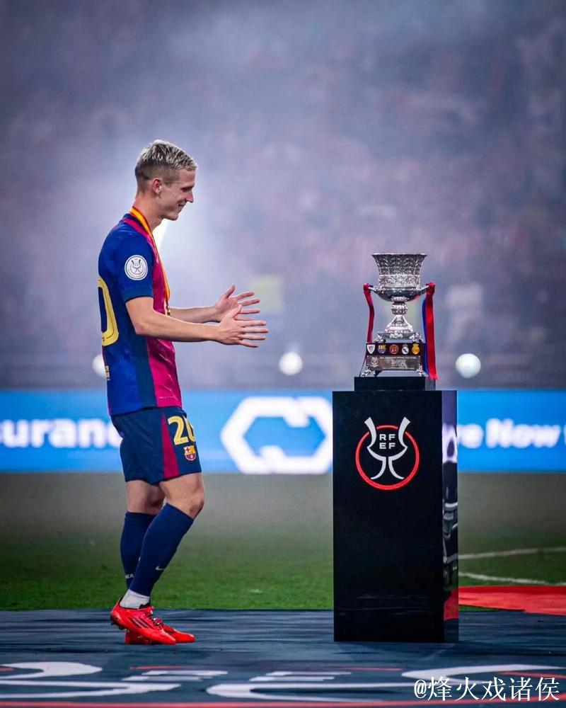 马菲奥向镜头做5比2手势 嘲讽皇马5比2不敌巴萨